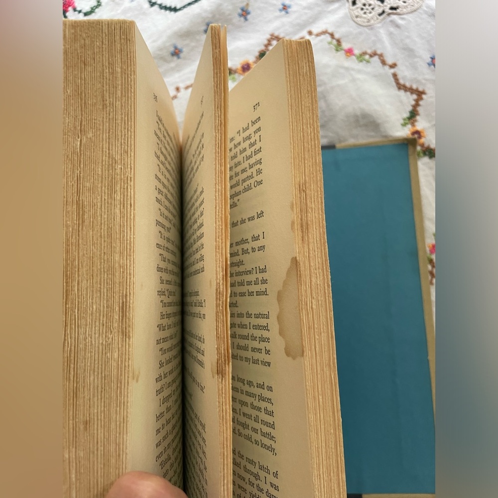 🥳 5/$12 Vintage Classic Book:  Great Expectations, by Charles Dickens - Picture 9 of 13